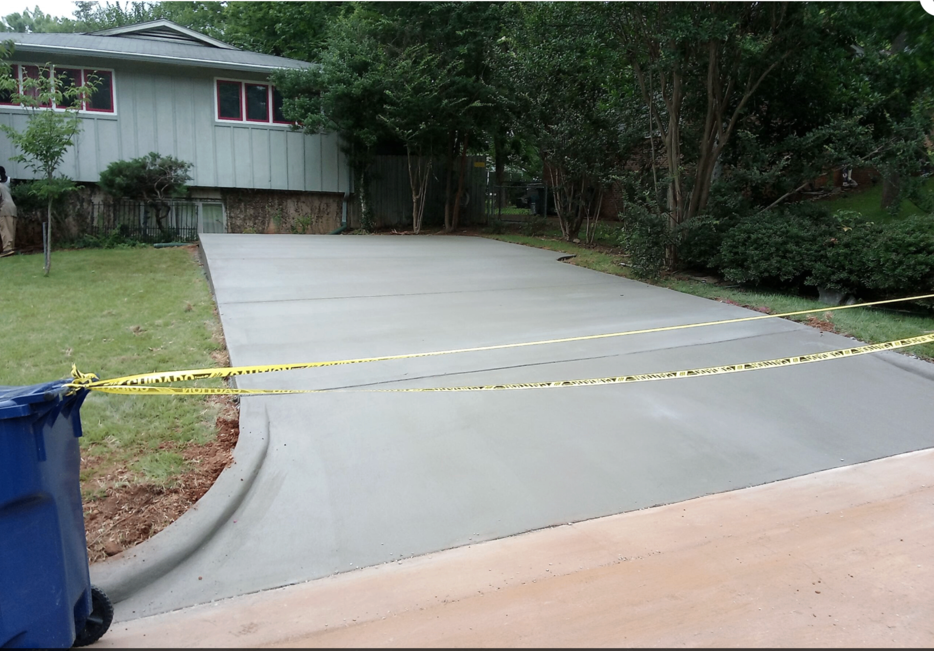 Finished residential concrete driveway in Huntsville Alabama